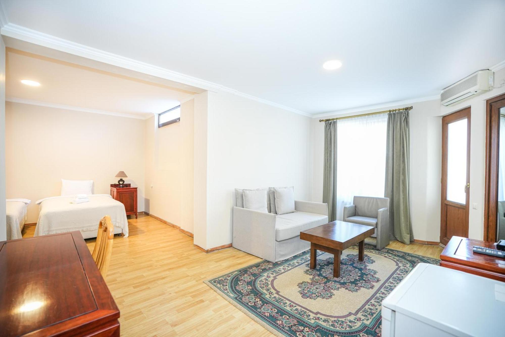 Beaumonde Hotel Тбилиси Экстерьер фото